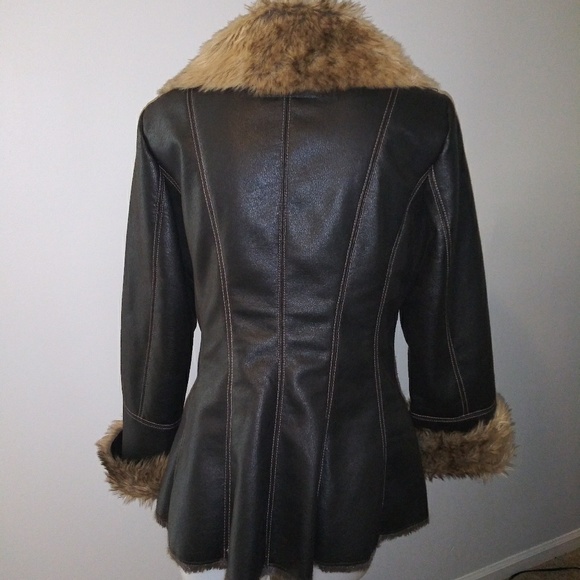 Sold/ Attention Faux Fur Coat - Picture 6 of 8